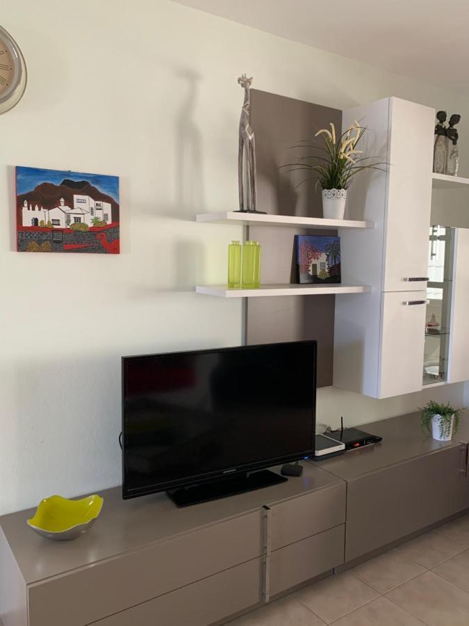 Lovely Villa Nico Playa Blanca, Hot Tub, Communal Pool Exteriör bild