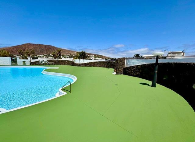 Lovely Villa Nico Playa Blanca, Hot Tub, Communal Pool Exteriör bild